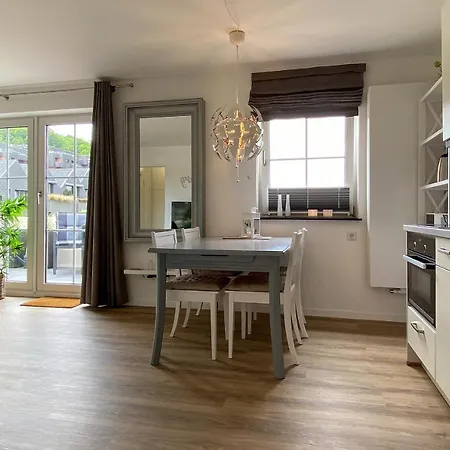 Fewo1846 Strandresidenz Wassersleben - Muschelnest - Stilvolles Studioapartment Mit Balkon アパート ハリスレー